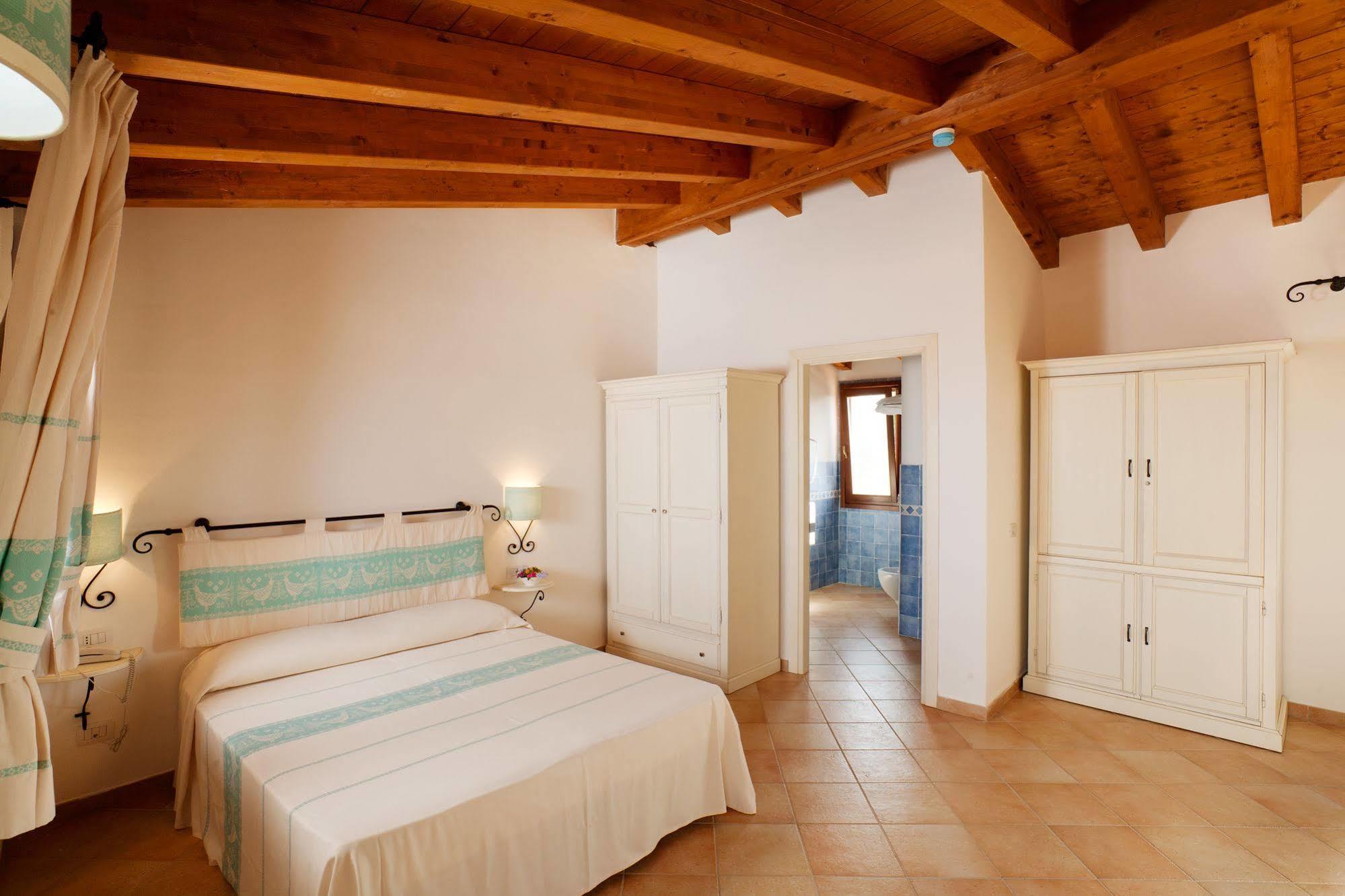 Borgo Dei Pescatori Hotel Aglientu Eksteriør billede