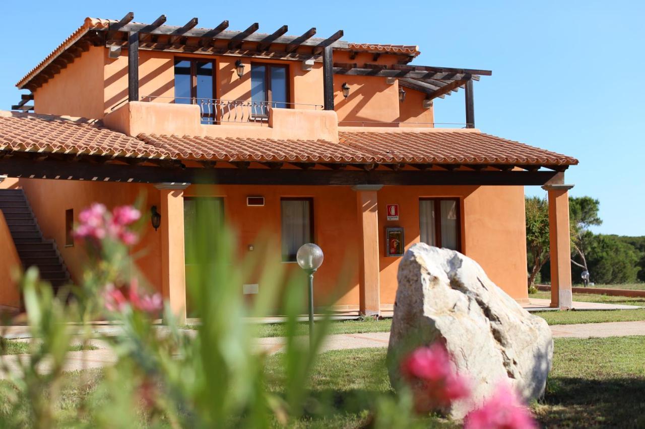 Borgo Dei Pescatori Hotel Aglientu Eksteriør billede